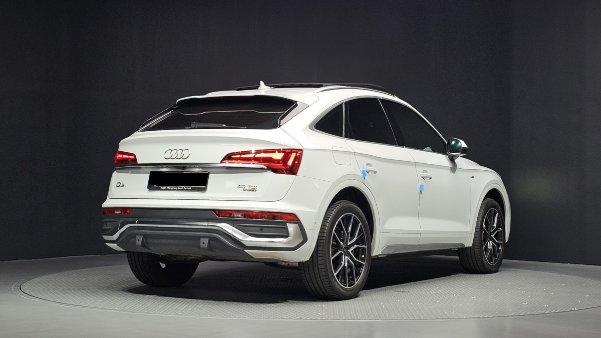 Audi Q5, 2022 — фото 2 из 12