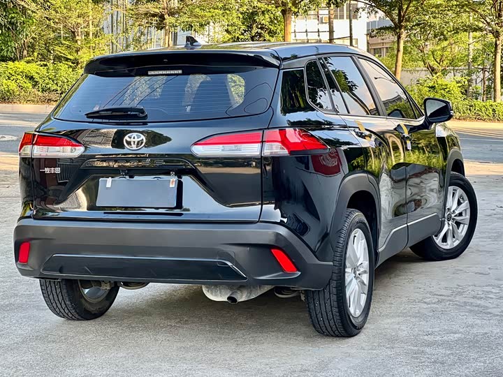 Toyota Corolla Cross, 2022 — фото 3 из 9