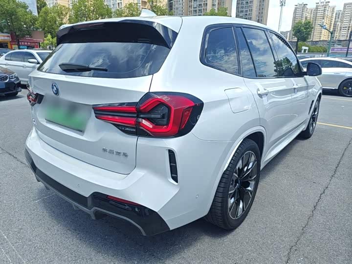 BMW iX3, 2022 — фото 7 из 9