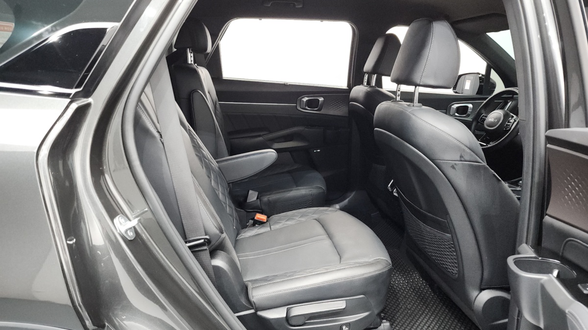 Kia Sorento, 2023 — фото 11 из 12