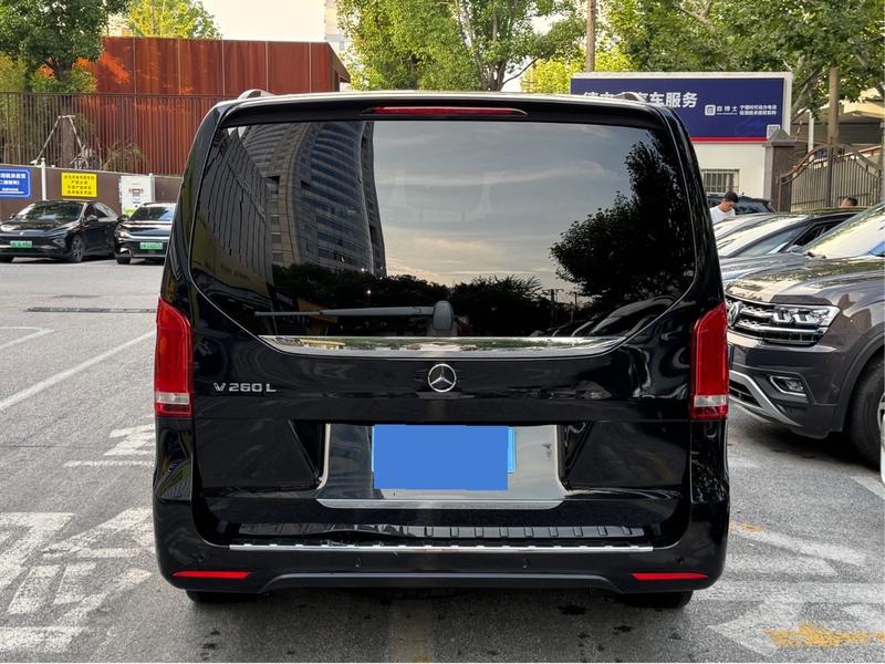 Mercedes-Benz V-Class, 2023 — фото 5 из 12