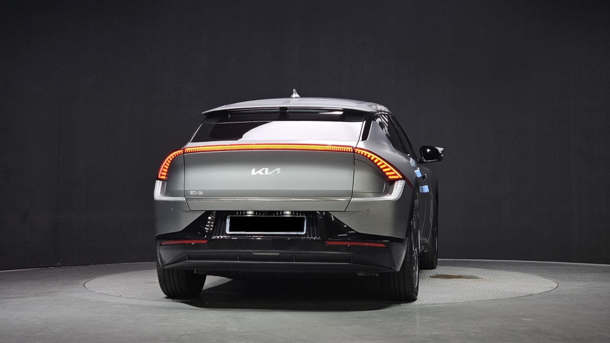 Kia EV6, 2022 — фото 4 из 12