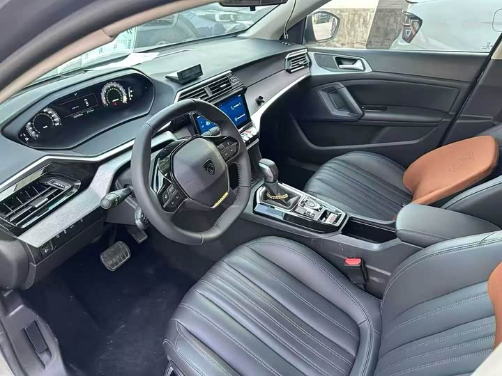 Peugeot 408, 2022 — фото 7 из 9