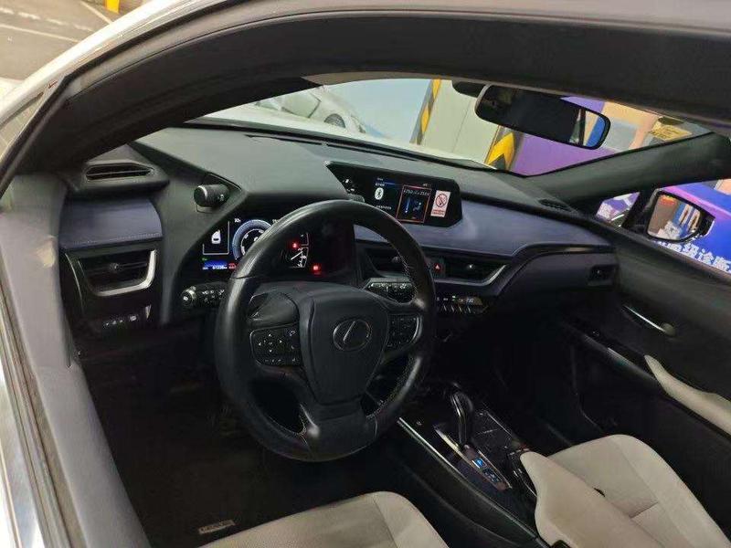 Lexus UX Hybrid, 2021 — фото 7 из 12