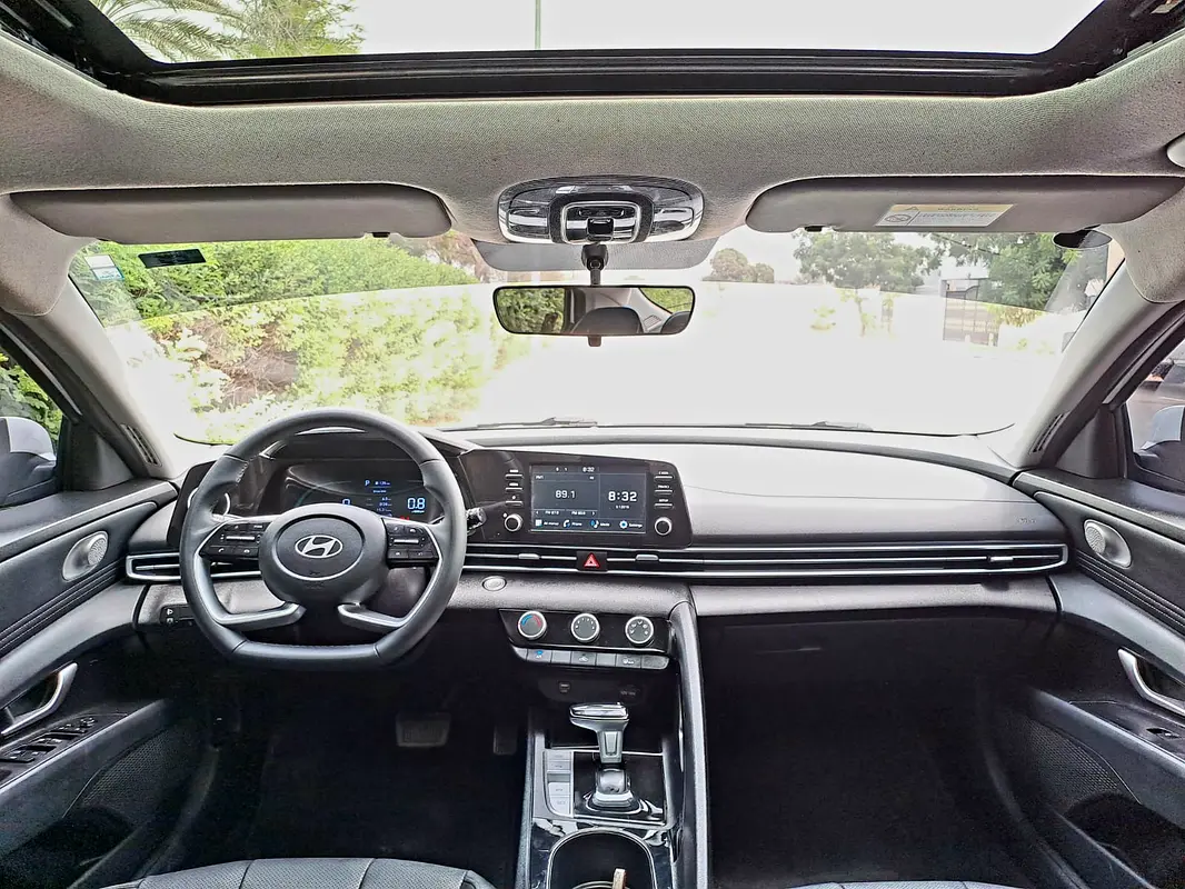 Hyundai Elantra, 2024 — фото 7 из 10