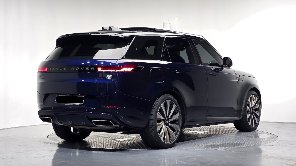 Land Rover Range Rover Sport, 2023 — фото 2 из 12