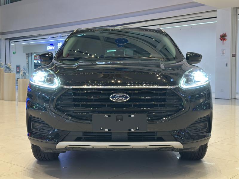 Ford Escape, 2024 — фото 2 из 12