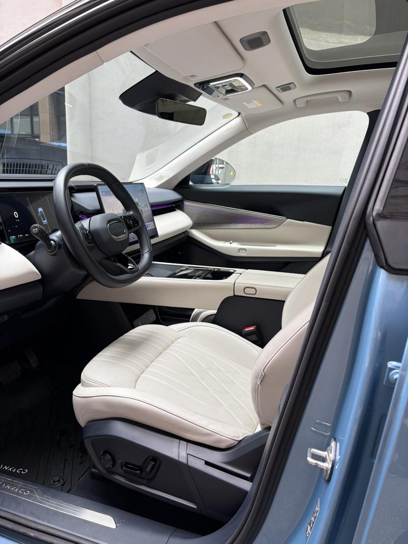 Lynk & Co 08 EM-P Hybrid, 2025 — фото 10 из 12