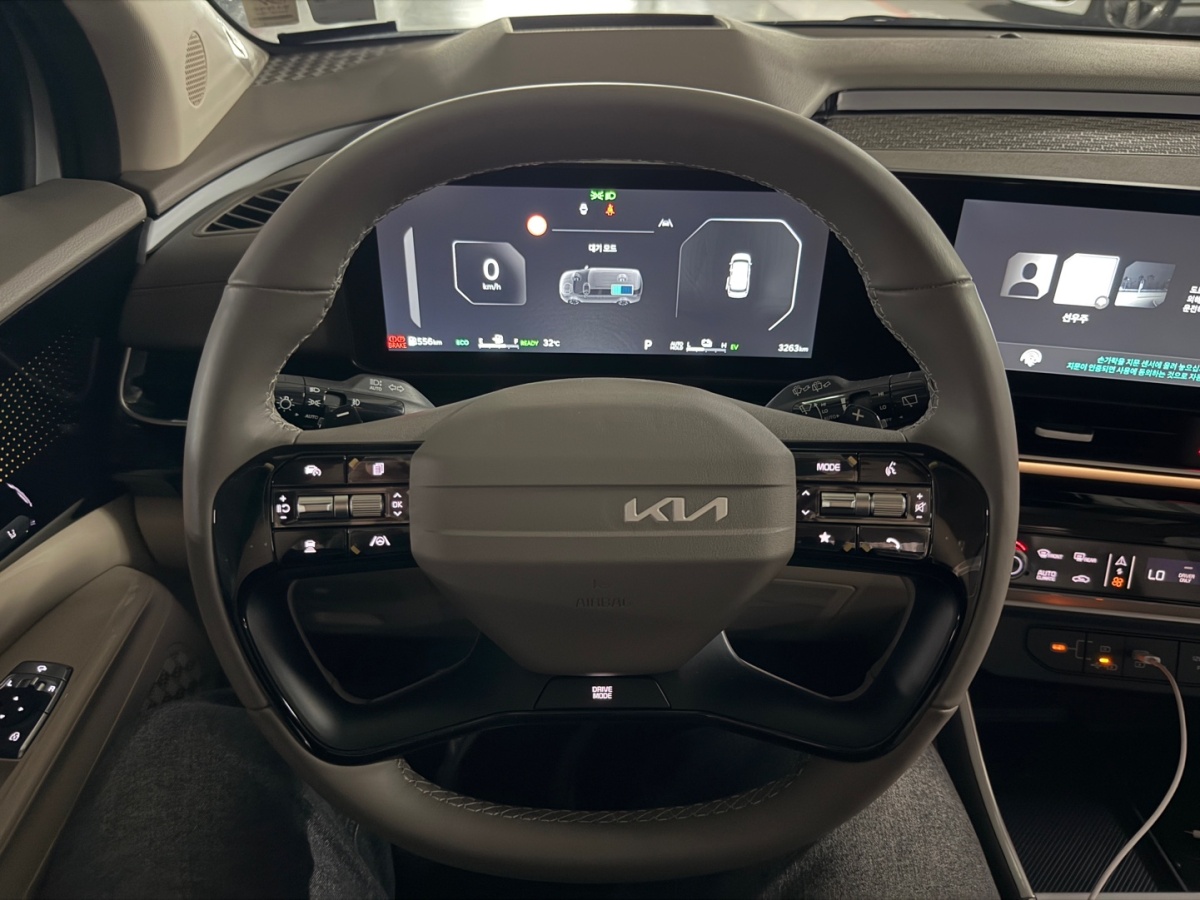 Kia Carnival, 2025 — фото 10 из 12