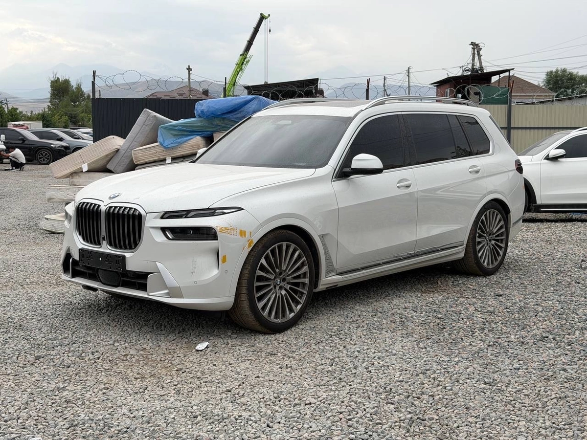 BMW X7, 2025