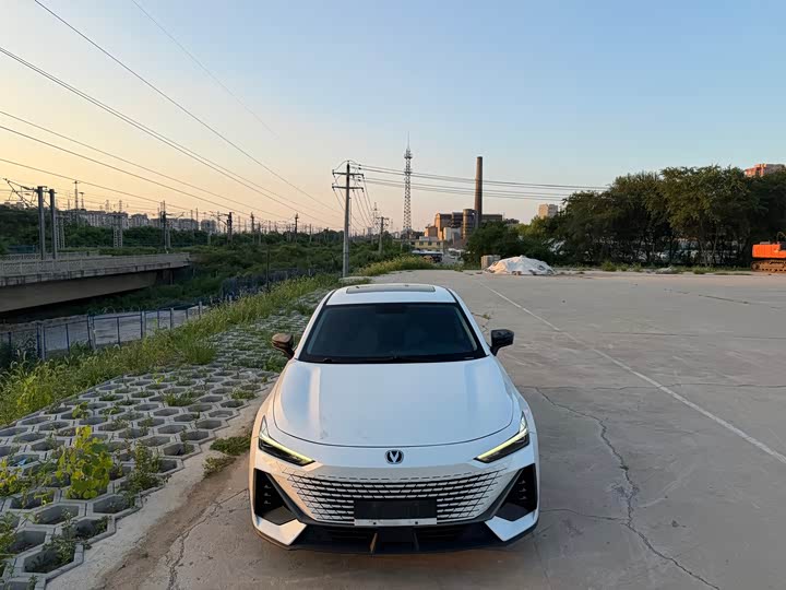 Changan UNI-V Hybrid, 2023 — фото 3 из 9