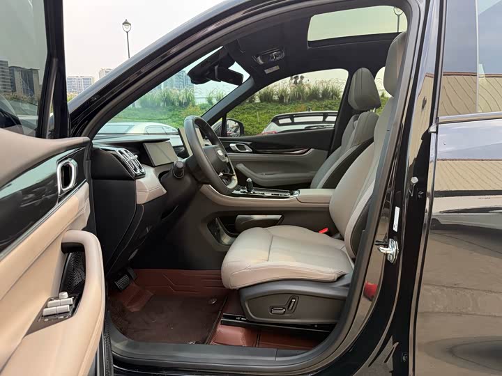 Geely Atlas L, 2025 — фото 6 из 9