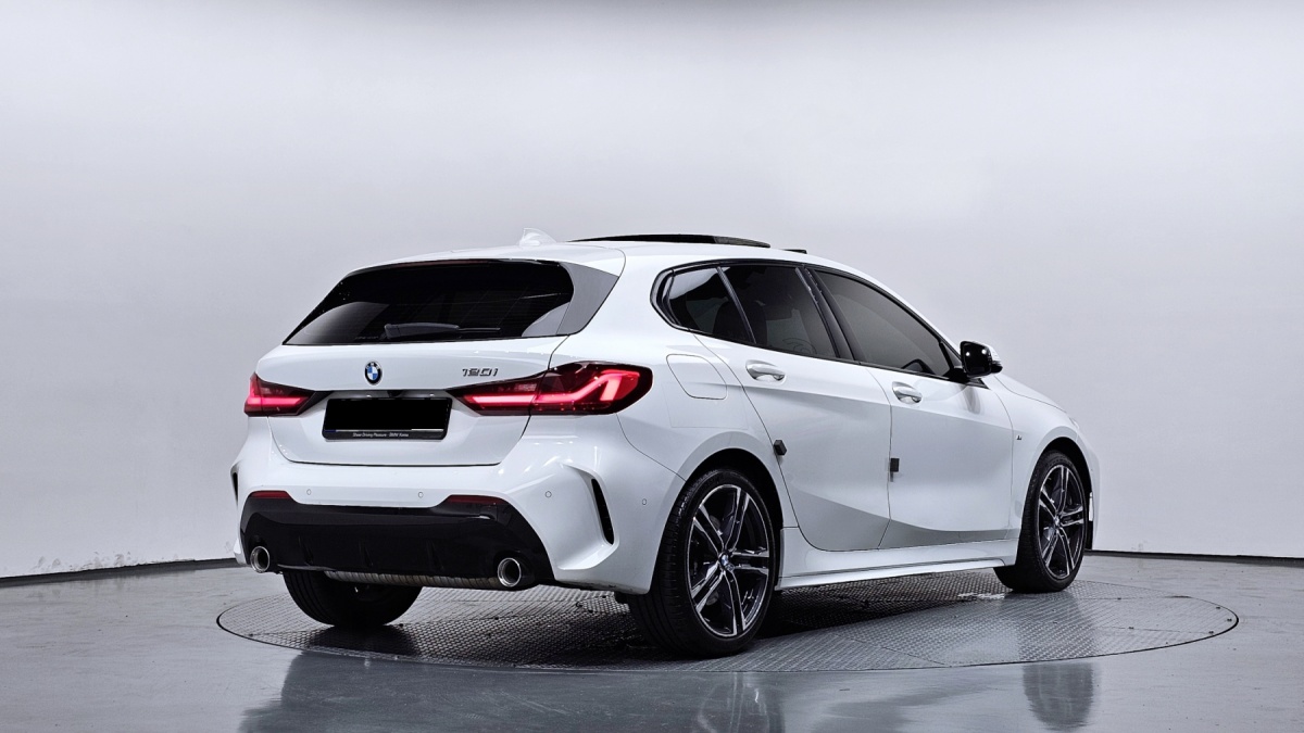 BMW 1 Series, 2023 — фото 2 из 12