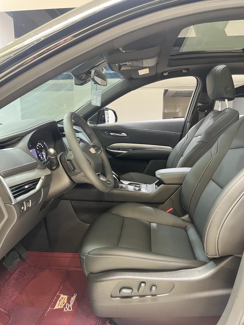 Cadillac XT4, 2022 — фото 8 из 10