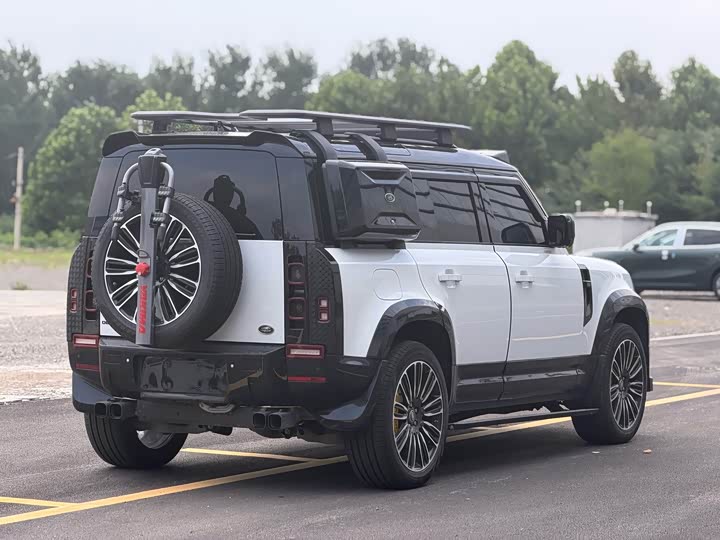 Land Rover Defender, 2025 — фото 7 из 9