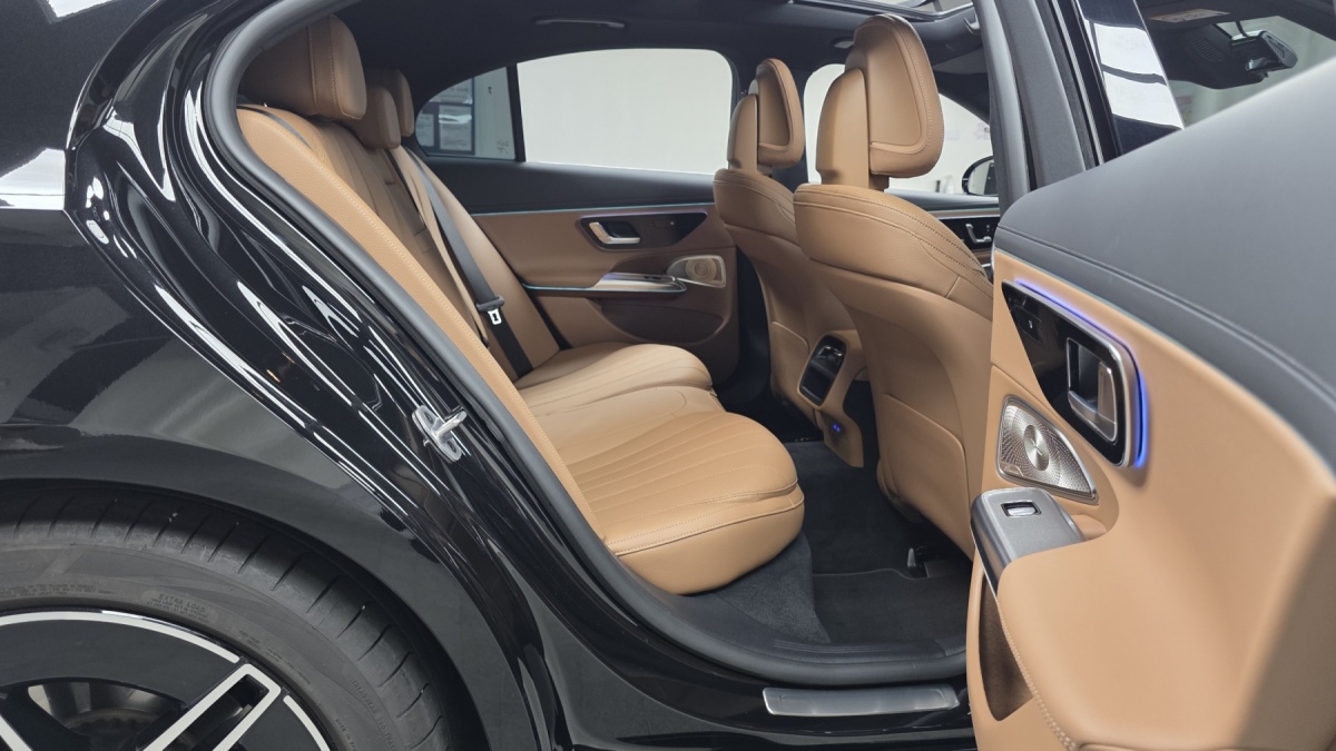 Mercedes-Benz E-Class, 2025 — фото 11 из 12