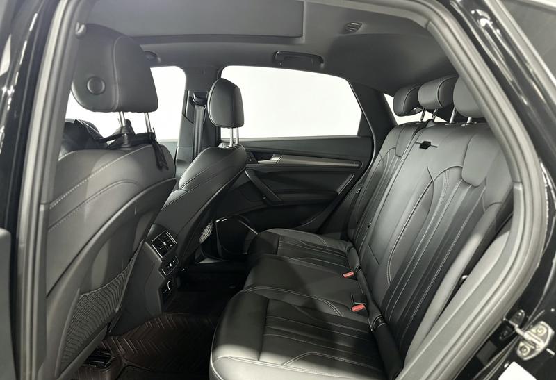 Audi Q5L Sportback, 2022 — фото 9 из 10
