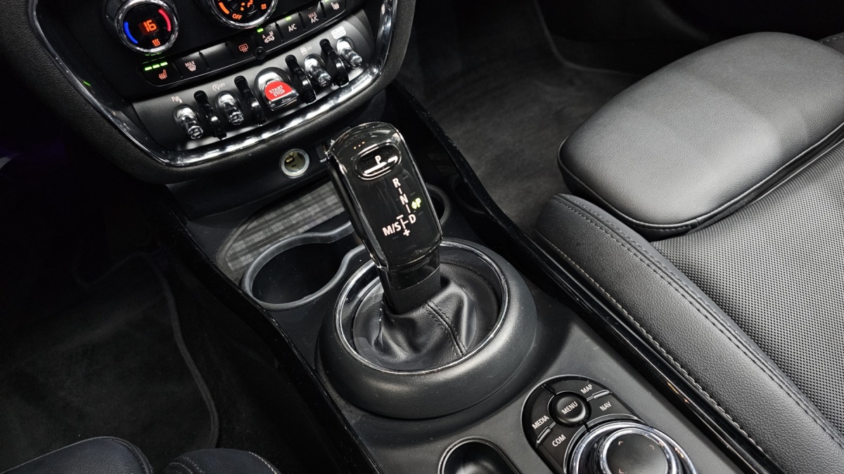 Mini Clubman, 2022 — фото 9 из 12