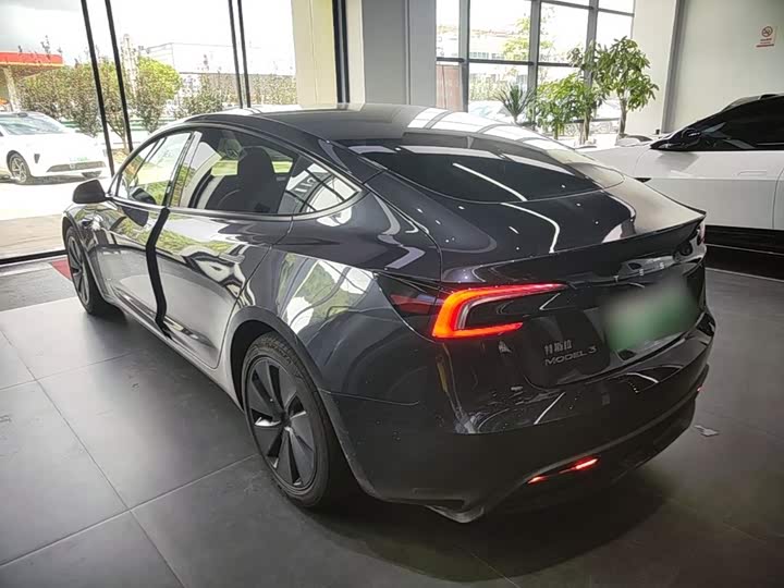 Tesla Model 3, 2025 — фото 5 из 9