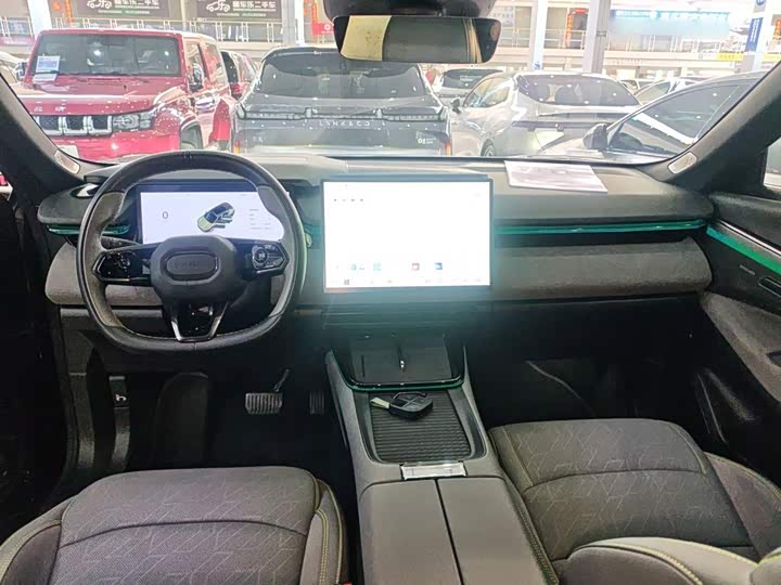 Lynk & Co 08 EM-P Hybrid, 2024 — фото 6 из 9