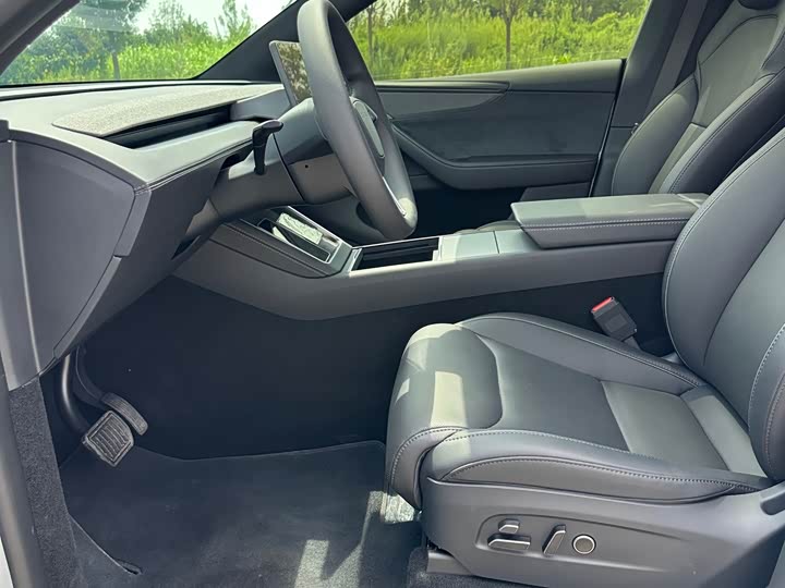 Tesla Model Y, 2025 — фото 6 из 9