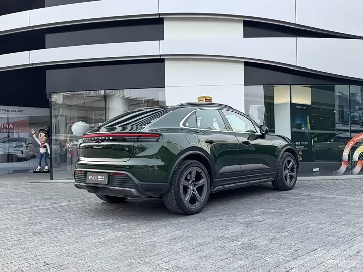 Porsche Macan EV, 2025 — фото 9 из 9