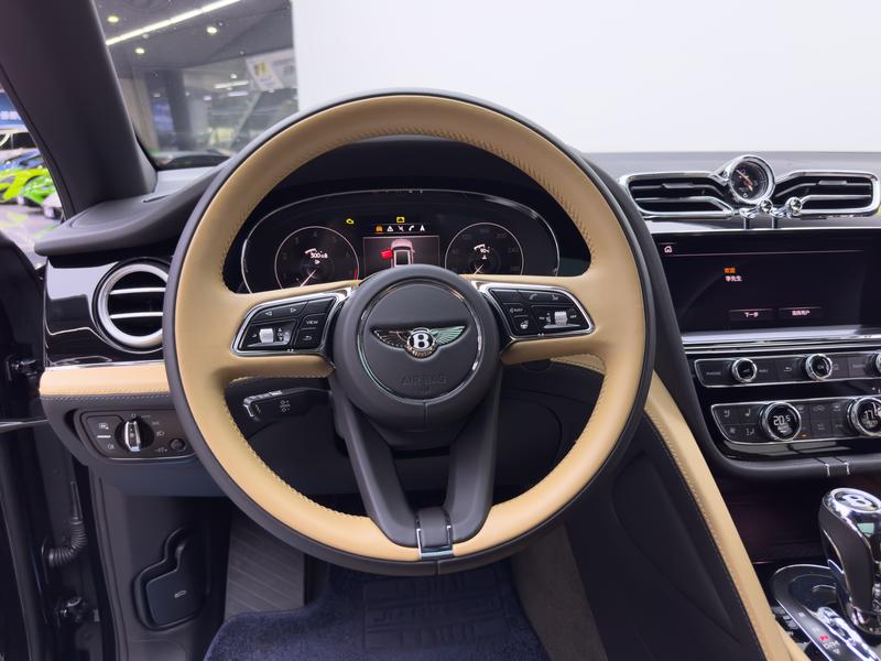 Bentley Bentayga, 2023 — фото 10 из 12