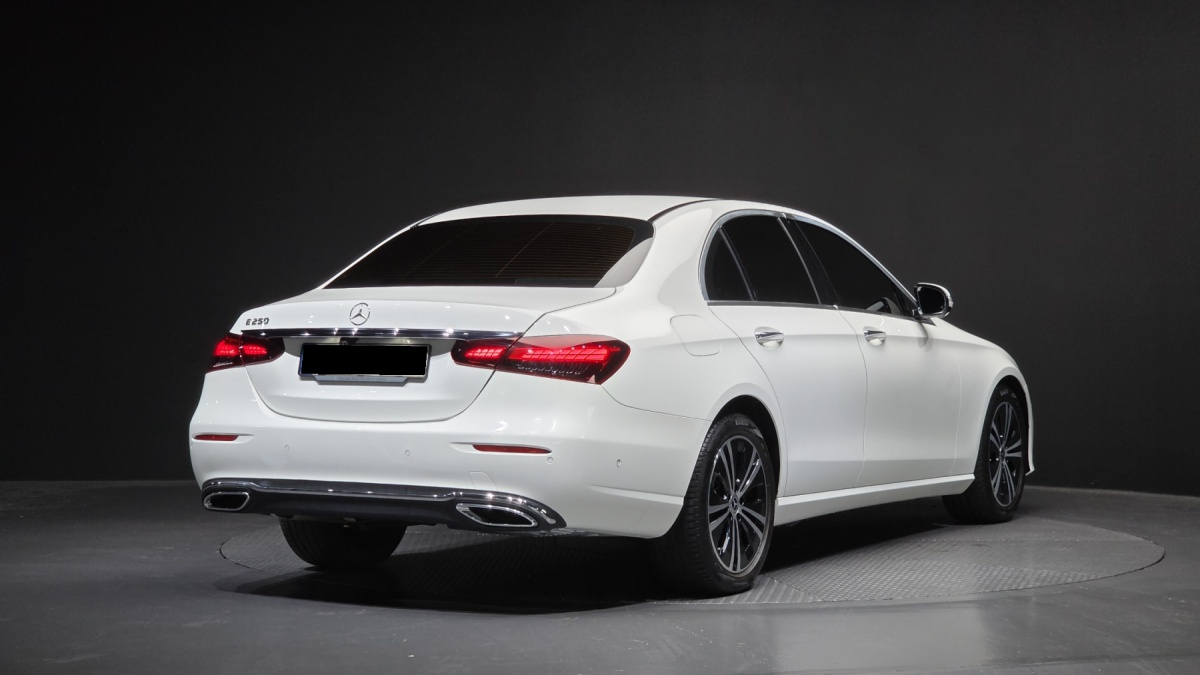 Mercedes-Benz E-Class, 2021 — фото 2 из 12