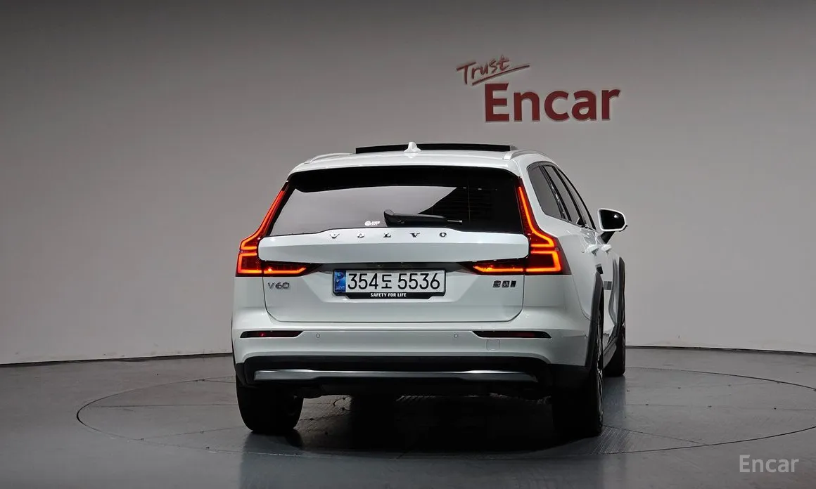 Volvo V60, 2024 — фото 4 из 12