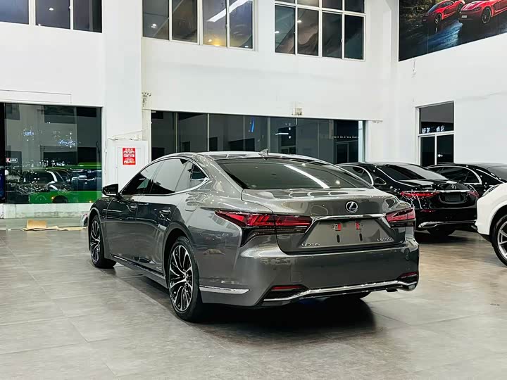 Lexus LS, 2022 — фото 4 из 9