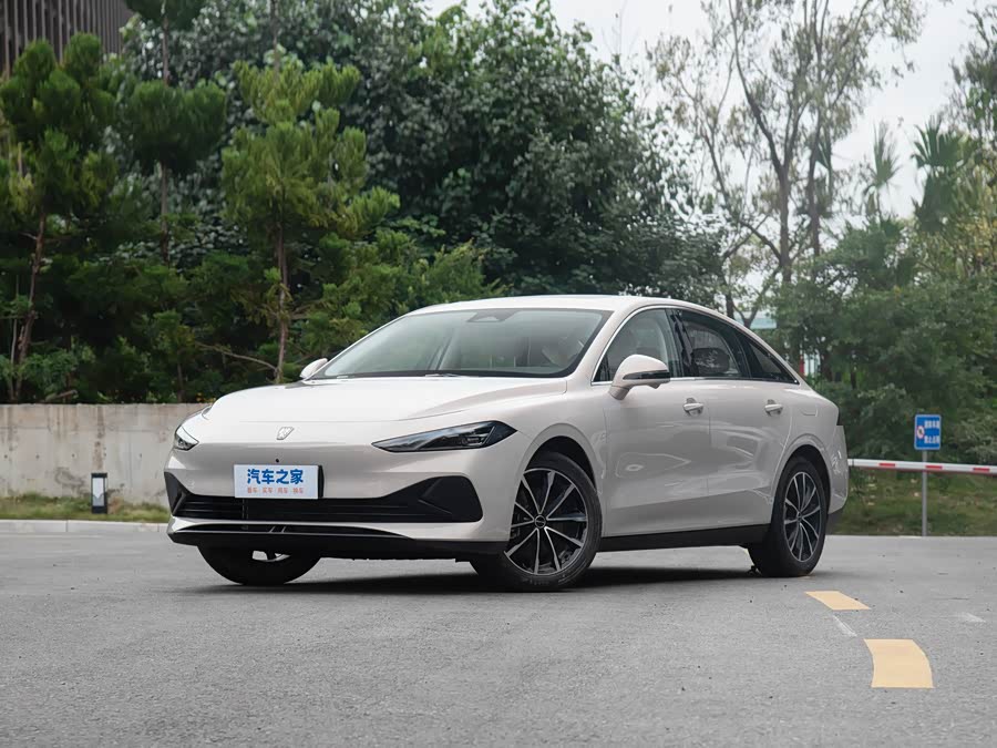 Roewe D7, 2026 — купить в Санкт-Петербурге под ключ