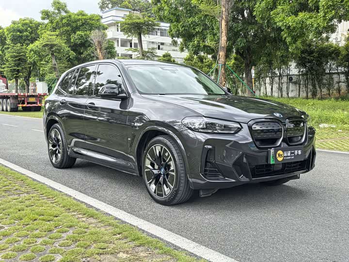 BMW iX3, 2023 — фото 3 из 9