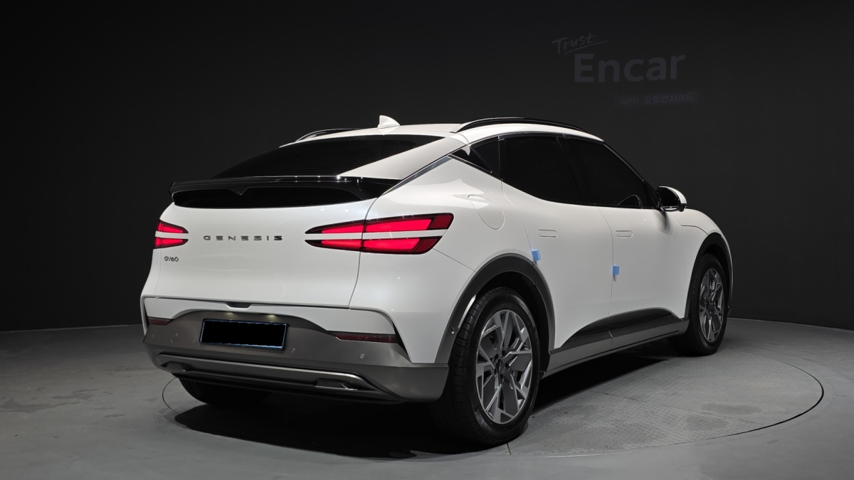Genesis GV60, 2023 — фото 2 из 12