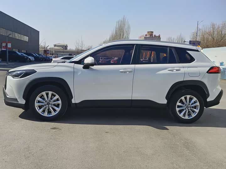 Toyota Corolla Cross, 2023 — фото 4 из 9