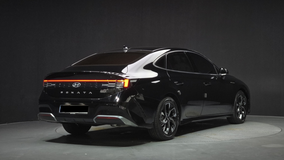 Hyundai Sonata, 2023 — фото 2 из 12