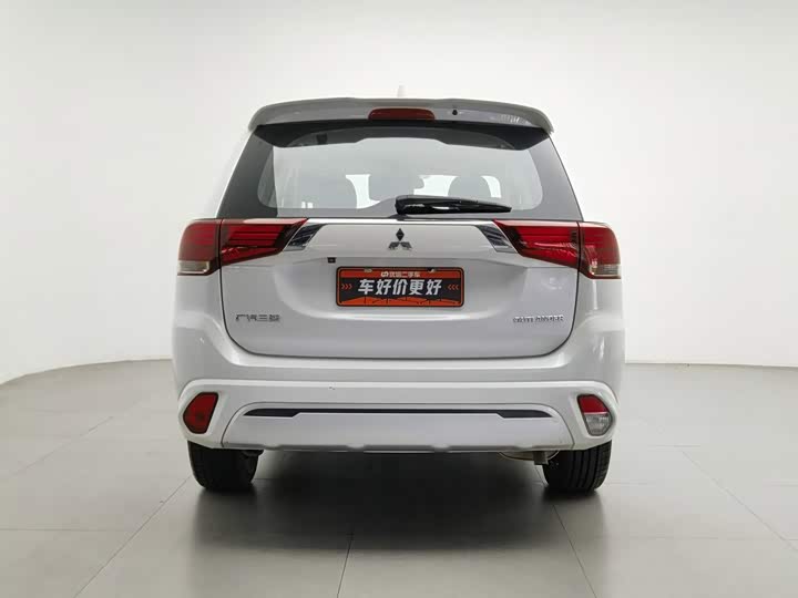 Mitsubishi Outlander, 2021 — фото 4 из 9