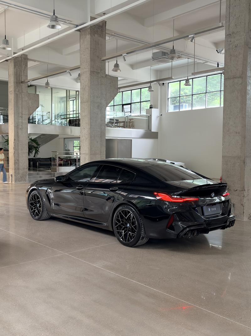 BMW M8, 2022 — фото 2 из 6