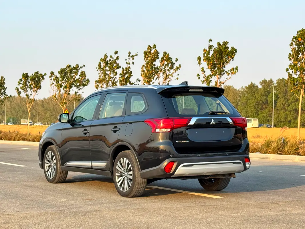 Mitsubishi Outlander, 2023 — фото 4 из 10