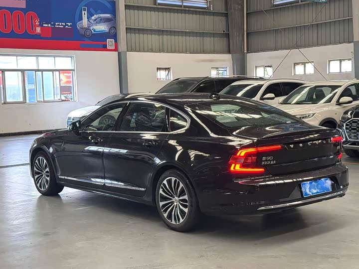 Volvo S90, 2024 — фото 4 из 9
