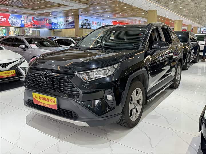 Toyota RAV4, 2022 — купить в Казани под ключ