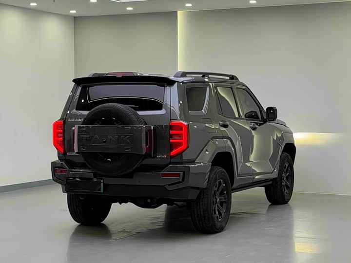 Tank 400 Hybrid, 2023 — фото 6 из 9