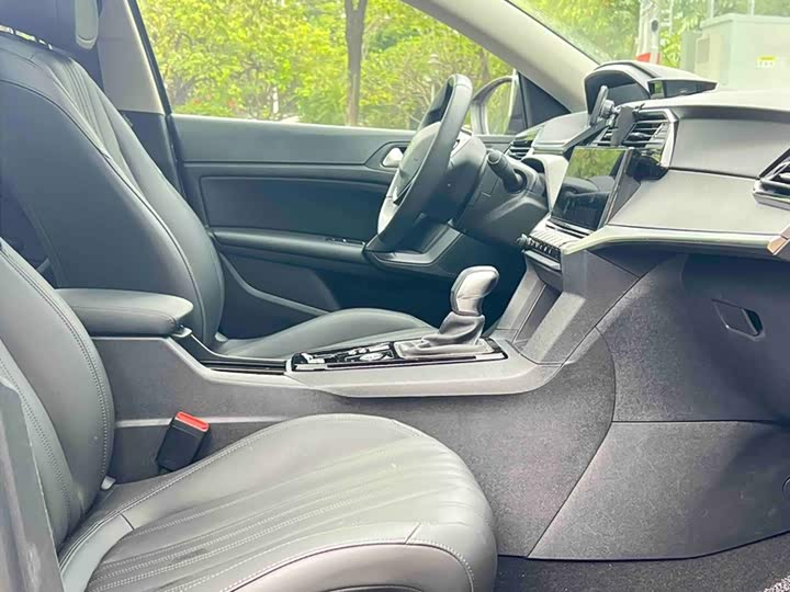 Peugeot 408, 2024 — фото 3 из 9