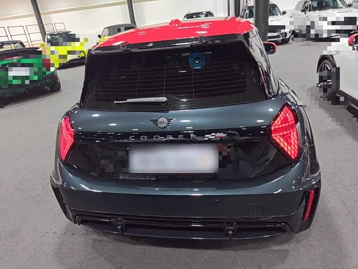 Mini Cooper JCW, 2025 — фото 6 из 9