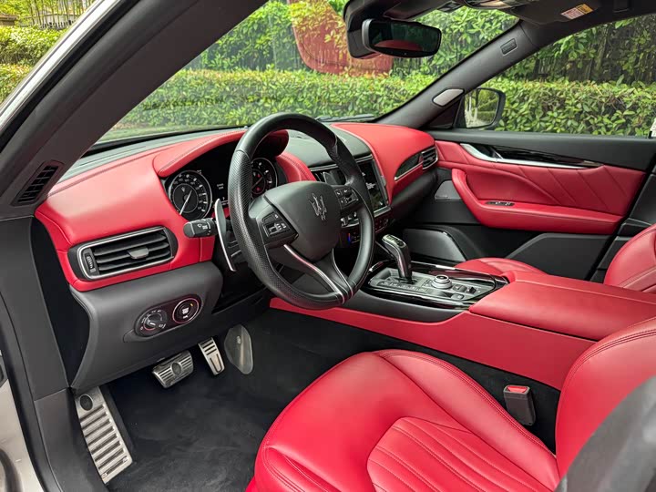 Maserati Levante, 2021 — фото 6 из 9