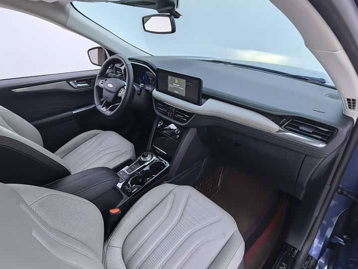 Ford Escape, 2022 — фото 7 из 9