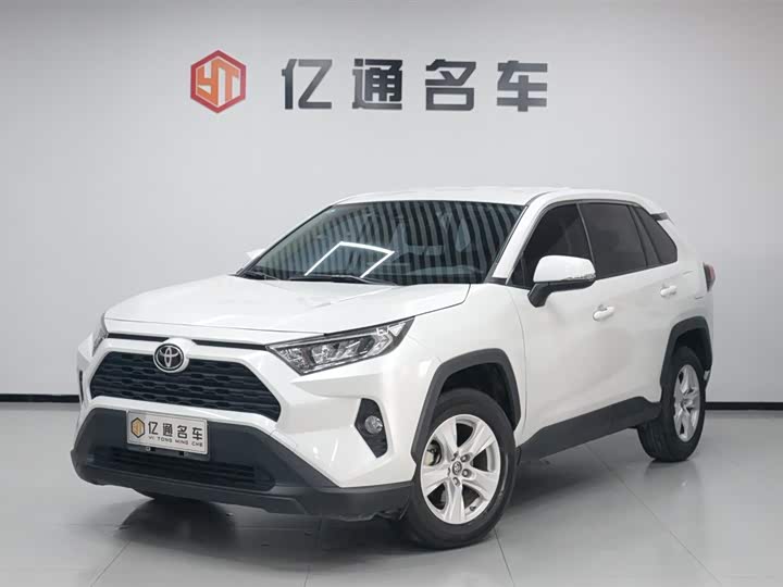 Toyota RAV4, 2022 — купить в Смоленске под ключ