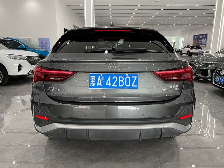 Audi Q3 Sportback, 2023 — фото 5 из 9