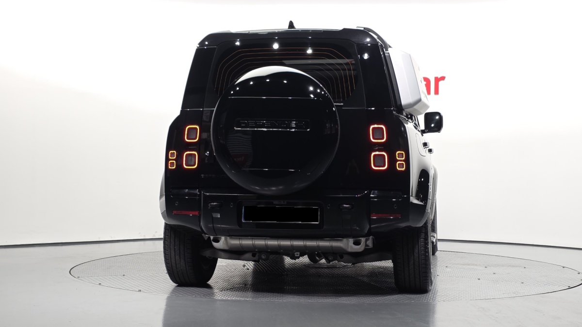 Land Rover Defender, 2025 — фото 4 из 12