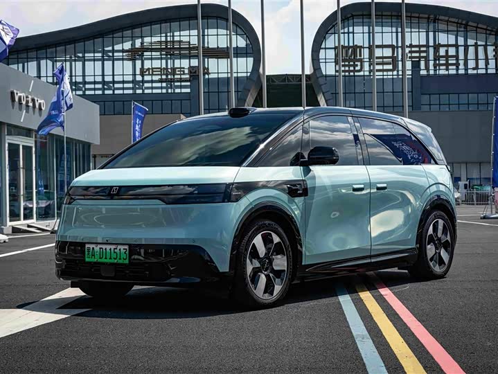 Zeekr Mix, 2024 — купить в Санкт-Петербурге под ключ