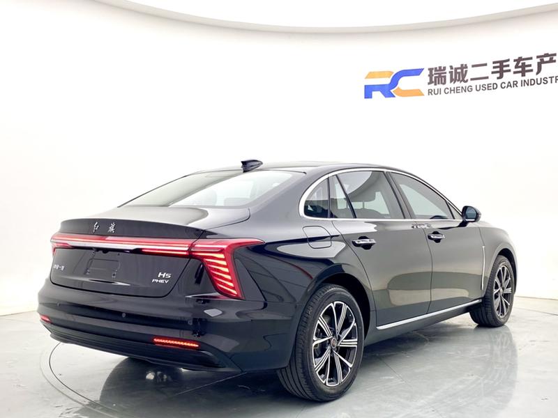 Hongqi H5 Hybrid, 2025 — фото 6 из 12